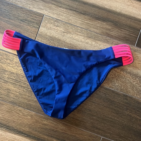 Fabletics Swimsuit - Picture 4 of 8